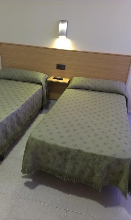 Hostal Bisbal Only Adults No Ac Valencia Bilik gambar