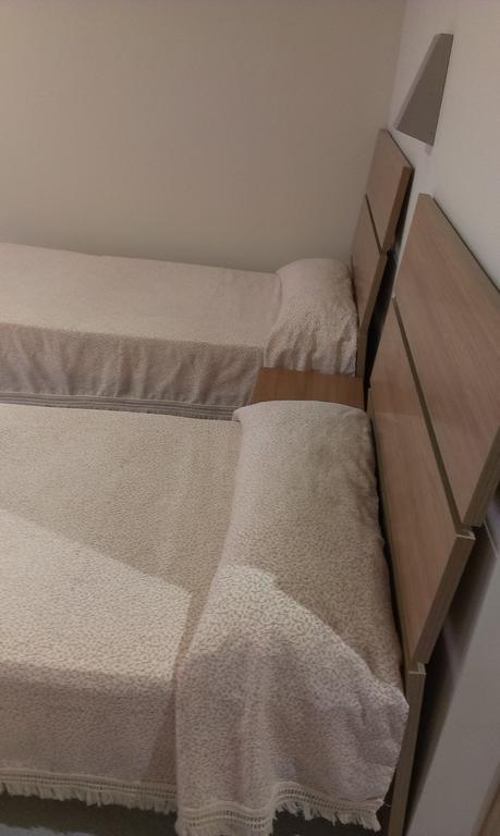 Hostal Bisbal Only Adults No Ac Valencia Bilik gambar