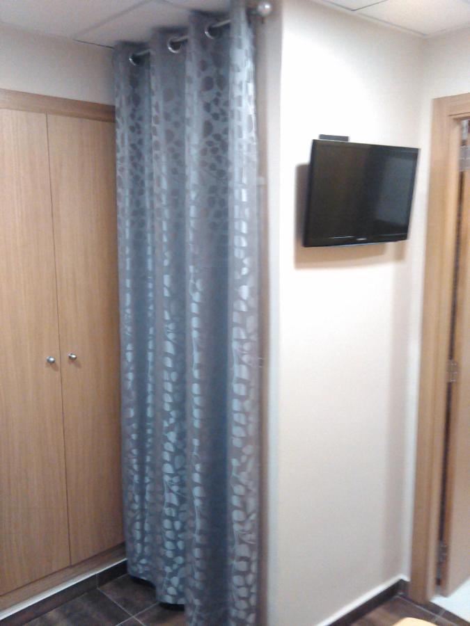 Hostal Bisbal Only Adults No Ac Valencia Luaran gambar